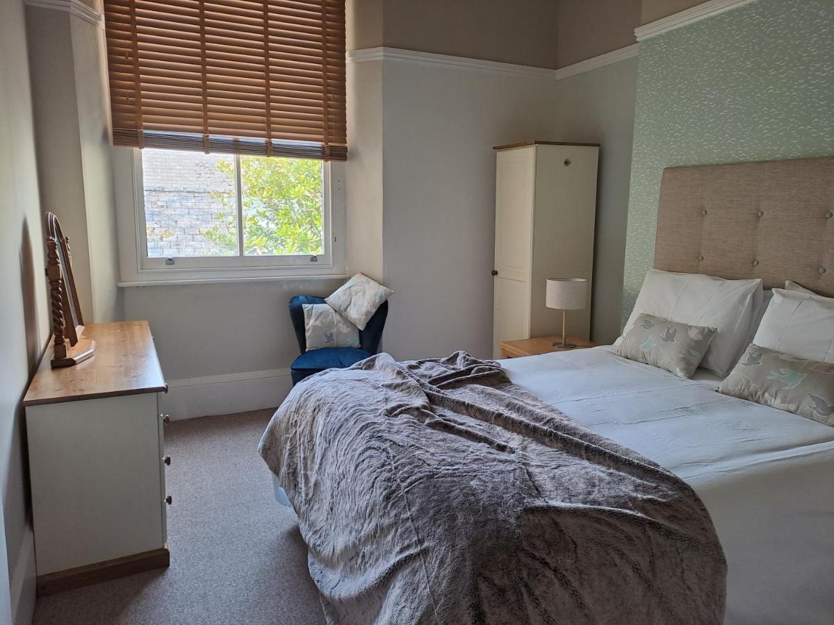 Spinnaker - Self Catering Apartment, Tenby Esterno foto